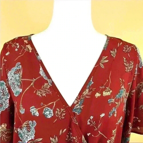 Sienna Sky Maroon Floral V-Neck Faux Wrap Cinch Waist Knotted Back Top Size M - Picture 3 of 12
